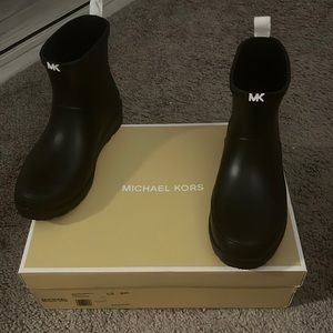 Womens mac rain boots